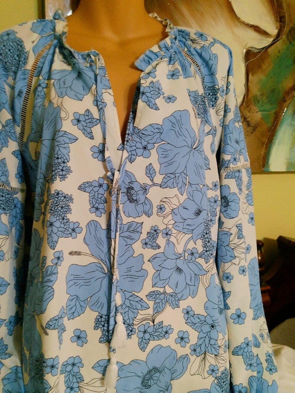 Sanctuary Blue Floral Print Eyelet Ruffle Neck Blouse With Tassel Tie Size Large